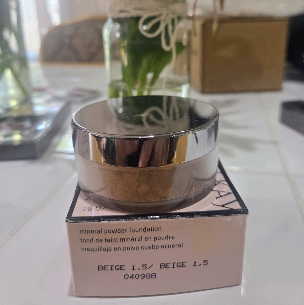 Mary Kay Beige 1.5 Mineral Powder Foundation DISCONTINUED
